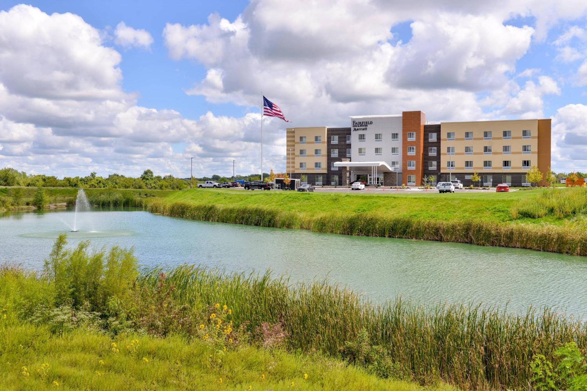 Fairfield Inn & Suites By Marriott Warrensburg Esterno foto